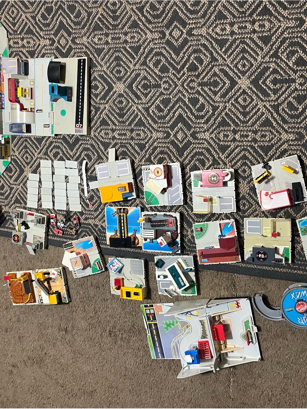 Huge lot of vintage micro machine toys GALOOB
